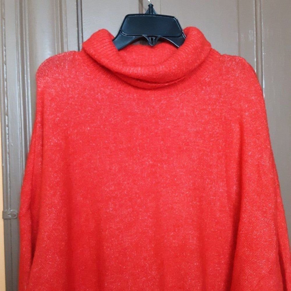 H&M Women's Size M Red Turtleneck Sweater